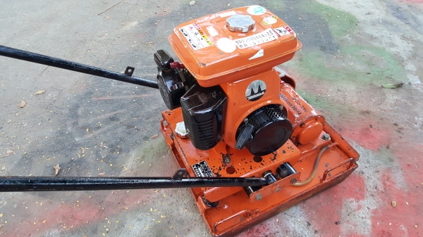 เครื่องตบดิน 50 x 50 MIKASA รหัสสินค้า T - 10