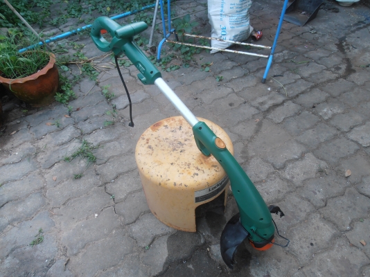 เครื่องตัดหญ้าไฟฟ้า เครื่องตัดหญ้าไฟฟ้า