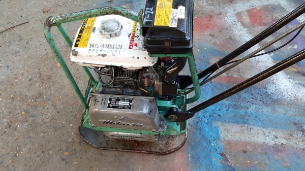 เครื่องตบดิน เดินหน้าถอยหลังได้ รหัสสินค้า T - 11