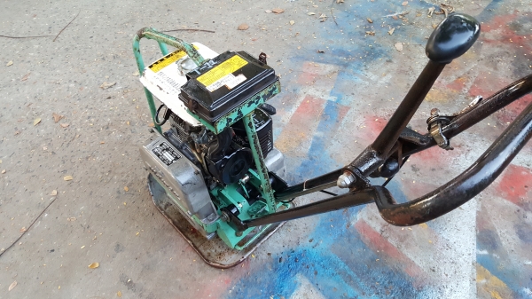 เครื่องตบดิน เดินหน้าถอยหลังได้ รหัสสินค้า T - 11