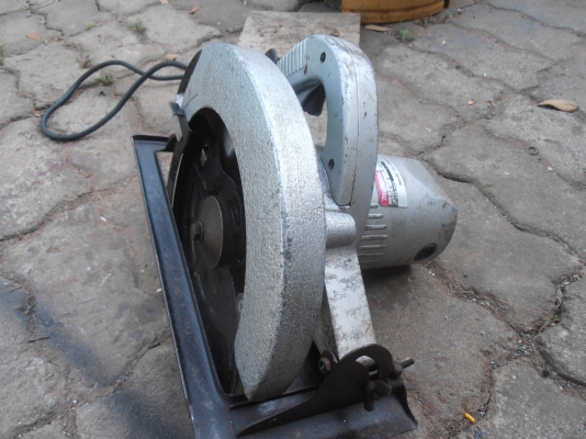 เลื่อยวงเดือน มากิต้า 9 นิ้ว เลื่อยวงเดือน มากิต้า 9 นิ้ว