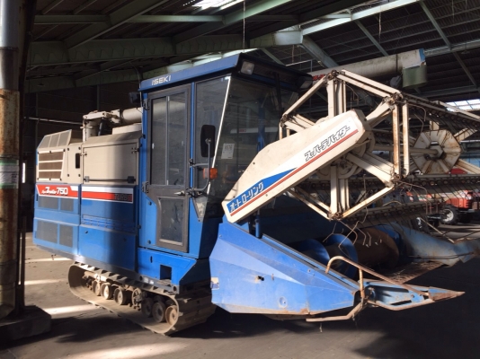 ISEKI HG750 รถเกี่ยวข้าวหน้าขวักเก่านอกเดิมๆ