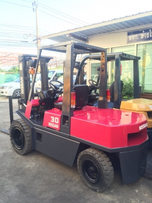 ขายรถยกโฟร์คลิฟท์ NISSAN 3 ตัน เกียร์ออโต้
