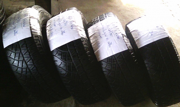 ยางกระบะสูง16 มิชลิน265-70R16 ลงพื้นปี13 (4เส้น2,800) ยางกระบะสูง16 มิชลิน265-70R16 ลงพื้นปี13 (4เส้น2,800)