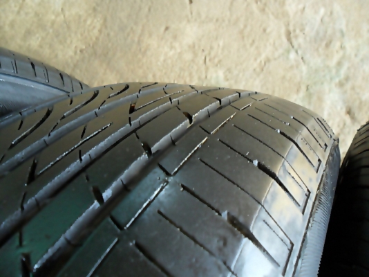 ยาง17 บริดสโตน215-55-R17ลงพื้นปี14( 4เส้น4,500) ยาง17 บริดสโตน215-55-R17ลงพื้นปี14( 4เส้น4,500)