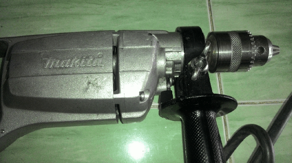 ขายด่วนสว่านเจาะกระแทก MAKITA 8416 4หุน(16mm.) 570W.