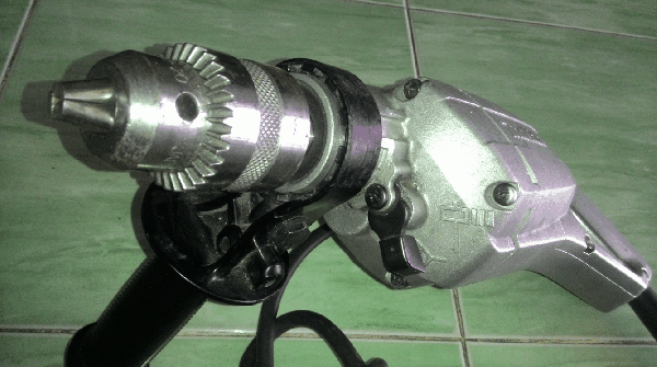 ขายด่วนสว่านเจาะกระแทก MAKITA 8416 4หุน(16mm.) 570W.