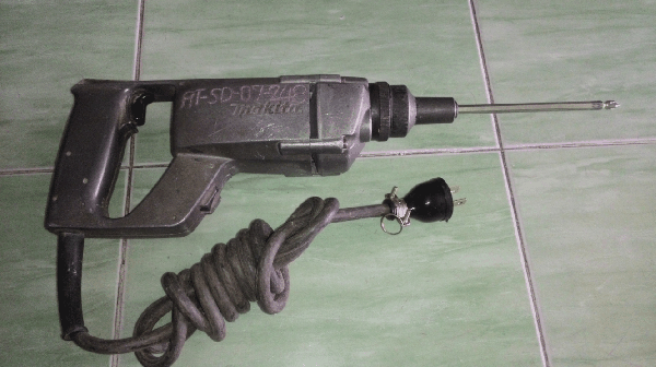 ขายด่วนสว่านไขควง MAKITA 6700N Made in japan.