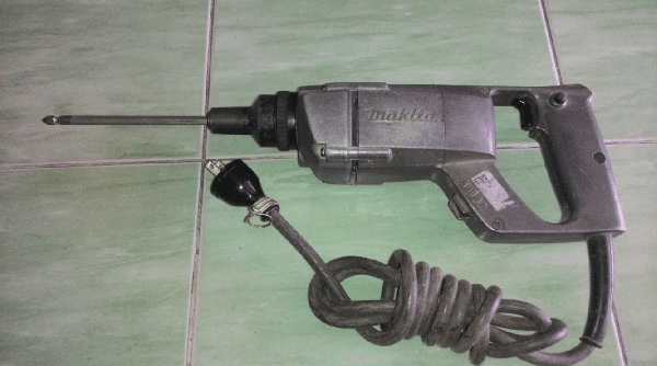 ขายด่วนสว่านไขควง MAKITA 6700N Made in japan.