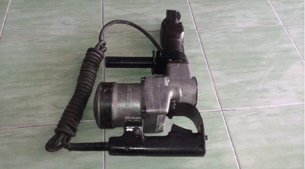 ขายด่วนสะกัดคอนกรีต MAKITA HM1201