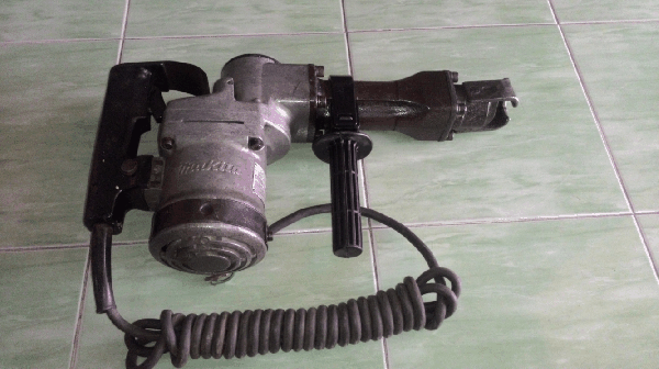 ขายด่วนสะกัดคอนกรีต MAKITA HM1201