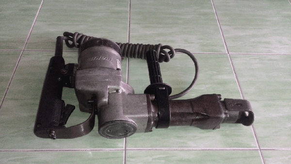 ขายด่วนสะกัดคอนกรีต MAKITA HM1201