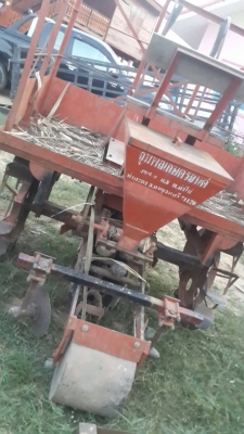 เครื่องปลูกอ้อยจุมพลลดสุดๆ29000บาท