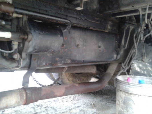 รถอีซูซุ 10 ล้อ หลังถนน FVM 175 แรงม้า.  ปี 33.   สนใจติดต่อ  081 - 6079515