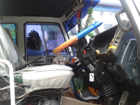 รถอีซูซุ 10 ล้อ หลังถนน FVM 175 แรงม้า.  ปี 33.   สนใจติดต่อ  081 - 6079515