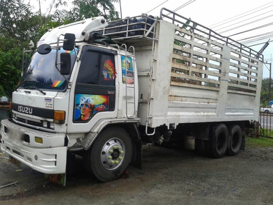 รถอีซูซุ 10 ล้อ หลังถนน FVM 175 แรงม้า.  ปี 33.   สนใจติดต่อ  081 - 6079515