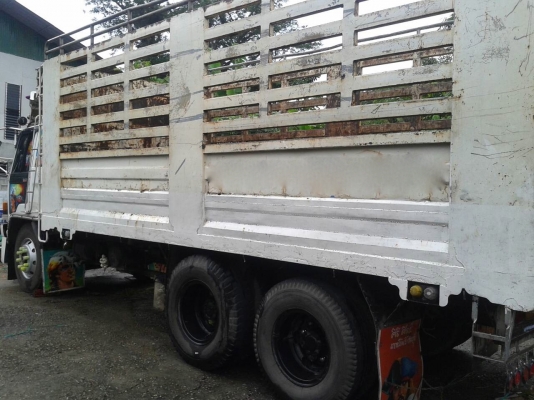 รถอีซูซุ 10 ล้อ หลังถนน FVM 175 แรงม้า.  ปี 33.   สนใจติดต่อ  081 - 6079515