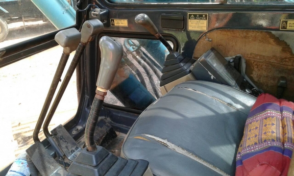 แบคโฮ KOBELCO MARK-3 SK200 ไฟครบ อินวอย **ขาย KOBELCO SK-200 MARK 3 แบคโฮยอดนิยม สภาพพร้อมใช้งาน เอกสารอินวอย HYD.EXCAVATOR KOBELCO SK-200 MARK 3 เก๋งน้ำเงิน เครื่องเดิม ปั้มเดิม ไฟฟ้าครบ เครื่องดี แน่น ปั้มดี แรงดี ครับ ทำงานดี เร็ว แบคโฮ KOBELCO MARK-3 SK200 ไฟครบ อินวอย **ขาย KOBELCO SK-200 MARK 3 แบคโฮยอดนิยม สภาพพร้อมใช้งาน เอกสารอินวอย HYD.EXCAVATOR KOBELCO SK-200 MARK 3 เก๋งน้ำเงิน เครื่องเดิม ปั้มเดิม ไฟฟ้าครบ เครื่องดี แน่น ปั้มดี แรงดี ครับ ทำงานดี เร็ว