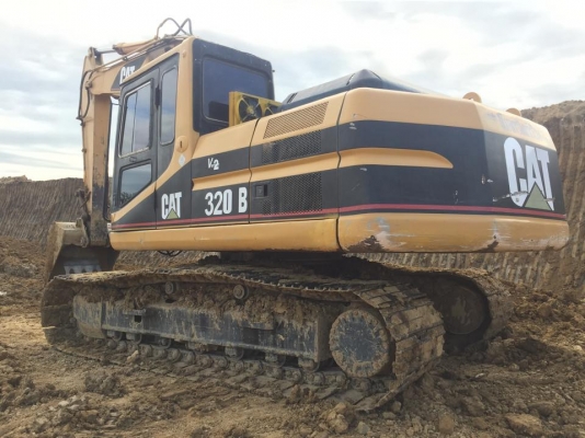 รถฝากขาย CAT 320V2 เก่าใน ตักดินอยู่บ้านโป่ง ราชบุรี