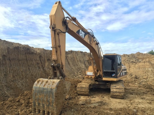 รถฝากขาย CAT 320V2 เก่าใน ตักดินอยู่บ้านโป่ง ราชบุรี