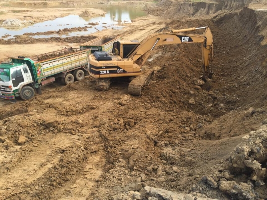 รถฝากขาย CAT 320V2 เก่าใน ตักดินอยู่บ้านโป่ง ราชบุรี