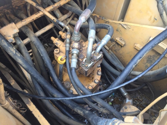 รถฝากขาย CAT 320V2 เก่าใน ตักดินอยู่บ้านโป่ง ราชบุรี