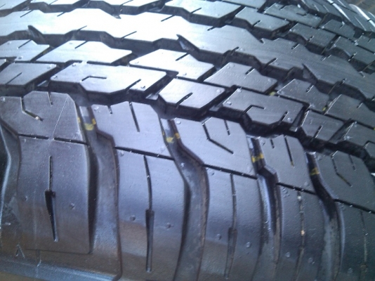 ยาง 265 65 17 ป้ายแดง ถอดจาก REVO