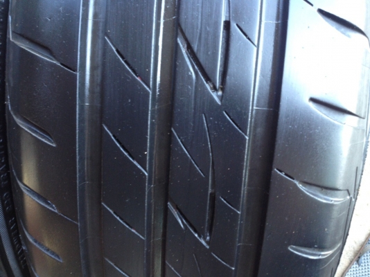 ยางBRIDGESTONE 215 60R16 ปี2014 สภาพสวยดอกเยอะมากๆ