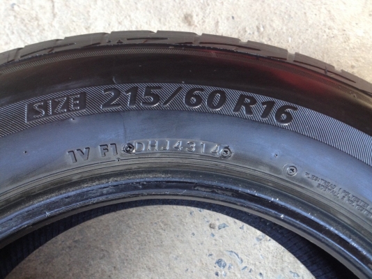 ยางBRIDGESTONE 215 60R16 ปี2014 สภาพสวยดอกเยอะมากๆ