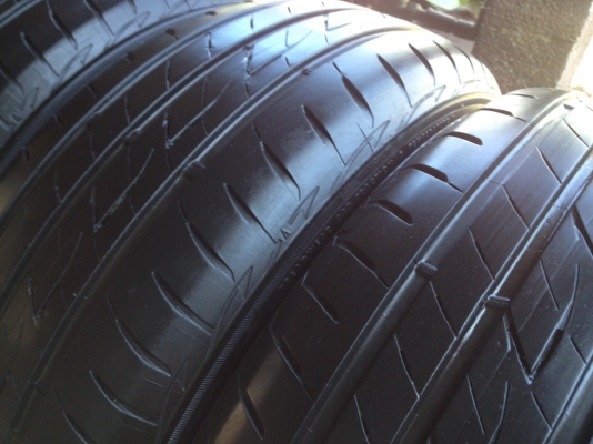ยางBRIDGESTONE 215 60R16 ปี2014 สภาพสวยดอกเยอะมากๆ