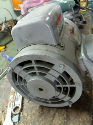 มอเตอร์ mitsubishi 1HP 220v. สภาพใหม่ครับ มอเตอร์ mitsubishi 1HP 220v. สภาพใหม่ครับ