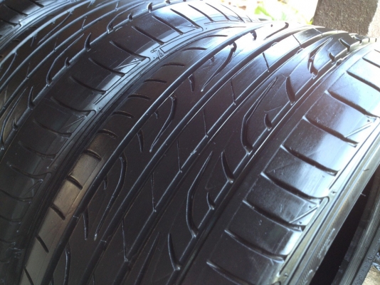 ยางDUNLOP LM704 215 55R17 ปี2014 สภาพสวยมากๆดอกเยอะมากๆ