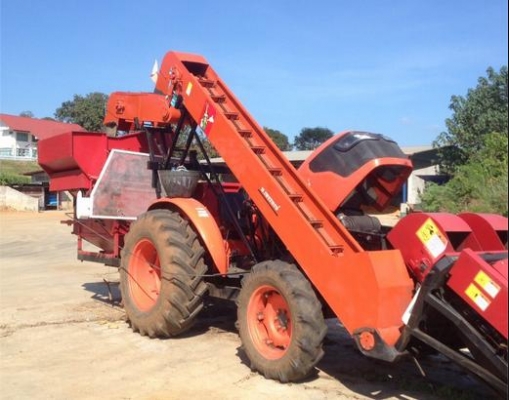 ขายเกี่ยวข้าวโพด ของกิจวาณิชย์ มีช่างติดตั้งให้ครับเพิ่งซื้อมาใช้งานได้แค่ 5ครั้งเองครับ