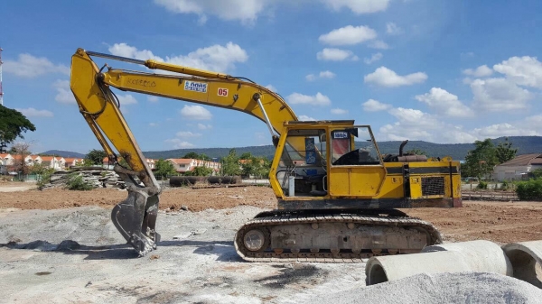 ขายแบคโฮ MITSUBISHI 200 รถใช้งานอยู่ โซ่ใหม่ เอวแน่น เครื่องดี เอกสารใบซื้อขาย