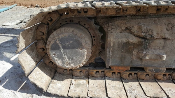 ขายแบคโฮ MITSUBISHI 200 รถใช้งานอยู่ โซ่ใหม่ เอวแน่น เครื่องดี เอกสารใบซื้อขาย