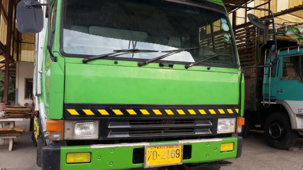 ขาย 10ล้อ เพลาเดียว รถร่อง เครื่อง. 195แรง สภาพสวยพร้อมใช้ ขาย 470000บาท