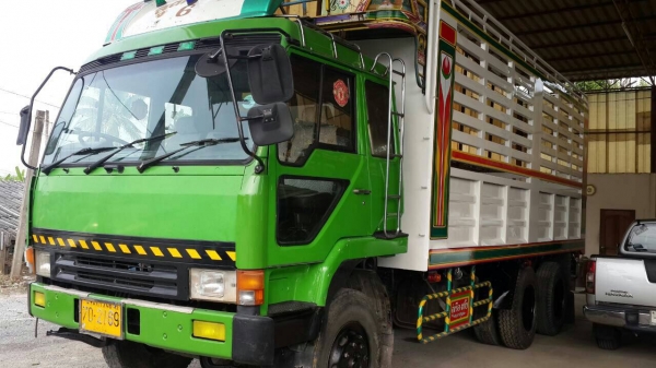 ขาย 10ล้อ เพลาเดียว รถร่อง เครื่อง. 195แรง สภาพสวยพร้อมใช้ ขาย 470000บาท