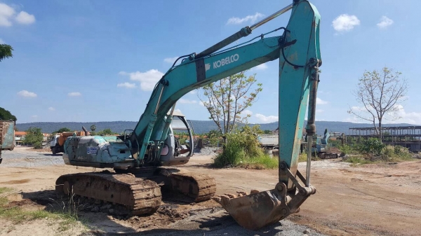ขาย แบคโฮ KOBELCO SK200 Mark 5 เอกสารเล่มทะเบียนครบ ขายตามสภาพ ราคาต่อรองได้ครับ
