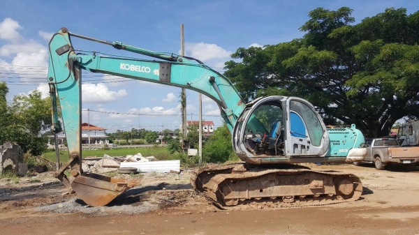 ขาย แบคโฮ KOBELCO SK200 Mark 5 เอกสารเล่มทะเบียนครบ ขายตามสภาพ ราคาต่อรองได้ครับ