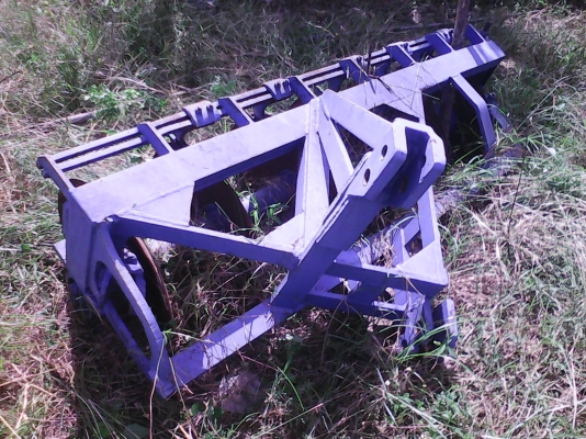 ขาย12000 ผานใส่รถไถใหญ่ฟอร์ดตามสภาพใช้งานได้ปกติ