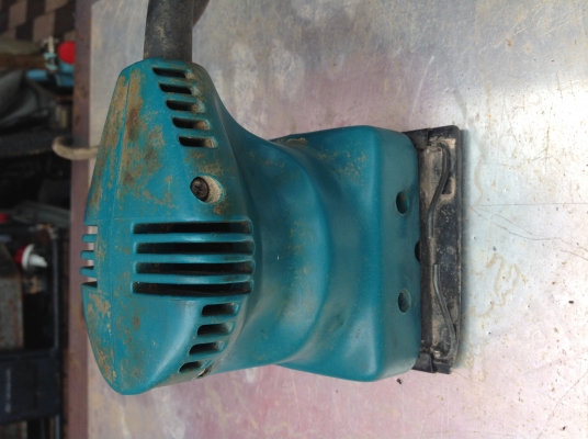 ขายด่วนเครื่องขัดกระดาษทรายmakita1000บาท