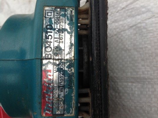 ขายด่วนเครื่องขัดกระดาษทรายmakita1000บาท