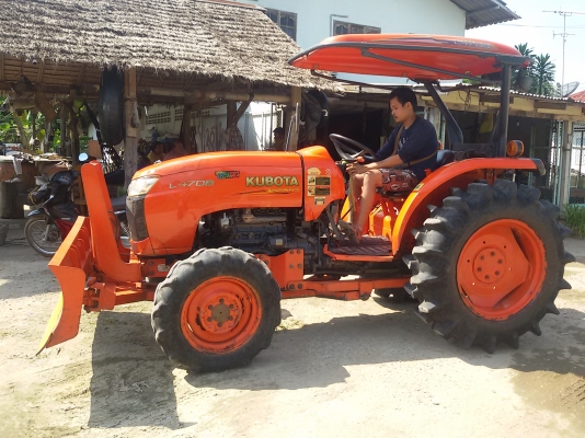 รถไถคูโบต้าL4708 มีไบมีดตราช้าง1อันสวยๆเดิมๆ พร้อมไช้งาน  ขายใน  ราคา378000บาท รถอยู่วังบัว คลองขลุง กำแพงเพชร    สนใจสอบุถามได้ที่081 3655997 อำพร  พาเจริญ  ราคาต่อรองได้อีกนะครับ