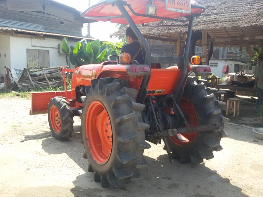 รถไถคูโบต้าL4708 มีไบมีดตราช้าง1อันสวยๆเดิมๆ พร้อมไช้งาน  ขายใน  ราคา378000บาท รถอยู่วังบัว คลองขลุง กำแพงเพชร    สนใจสอบุถามได้ที่081 3655997 อำพร  พาเจริญ  ราคาต่อรองได้อีกนะครับ