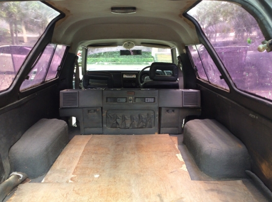 รถมาสด้า แฟมิเลีย มือเดียวป้ายแดง ปี92 เครื่อง 1.3 เกียร์ธรรมดา 5เกียร์ ภายในเดิมๆสะอาดแอร์หนาว วิทยุCD ตัวถังเดิมๆบางเดิมทั้งคันไม่มีชน ยางใหม่ แบตใหม่ ห้องเครื่องเดิมคัสซีดี เครื่องแน่นช่วงล่างดี รถขับดีครับ พร้อมใช้ เจาะทะลุจากโรงงานตั้งแต่ป้ายแดแจ้งปร