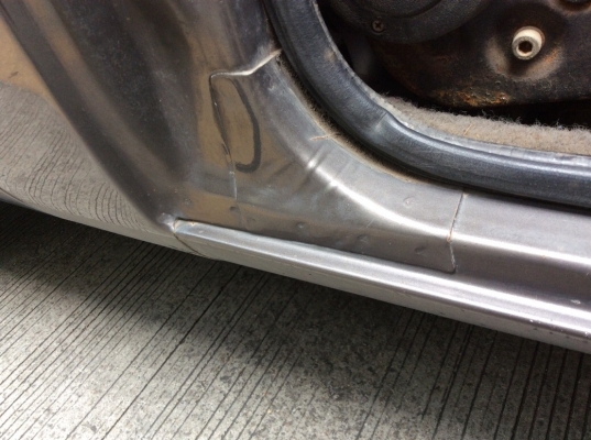 รถมาสด้า แฟมิเลีย มือเดียวป้ายแดง ปี92 เครื่อง 1.3 เกียร์ธรรมดา 5เกียร์ ภายในเดิมๆสะอาดแอร์หนาว วิทยุCD ตัวถังเดิมๆบางเดิมทั้งคันไม่มีชน ยางใหม่ แบตใหม่ ห้องเครื่องเดิมคัสซีดี เครื่องแน่นช่วงล่างดี รถขับดีครับ พร้อมใช้ เจาะทะลุจากโรงงานตั้งแต่ป้ายแดแจ้งปร