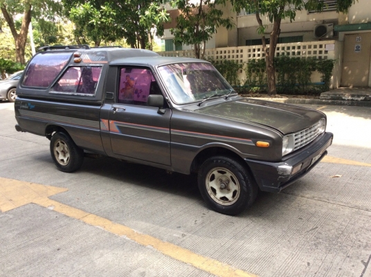 รถมาสด้า แฟมิเลีย มือเดียวป้ายแดง ปี92 เครื่อง 1.3 เกียร์ธรรมดา 5เกียร์ ภายในเดิมๆสะอาดแอร์หนาว วิทยุCD ตัวถังเดิมๆบางเดิมทั้งคันไม่มีชน ยางใหม่ แบตใหม่ ห้องเครื่องเดิมคัสซีดี เครื่องแน่นช่วงล่างดี รถขับดีครับ พร้อมใช้ เจาะทะลุจากโรงงานตั้งแต่ป้ายแดแจ้งปร