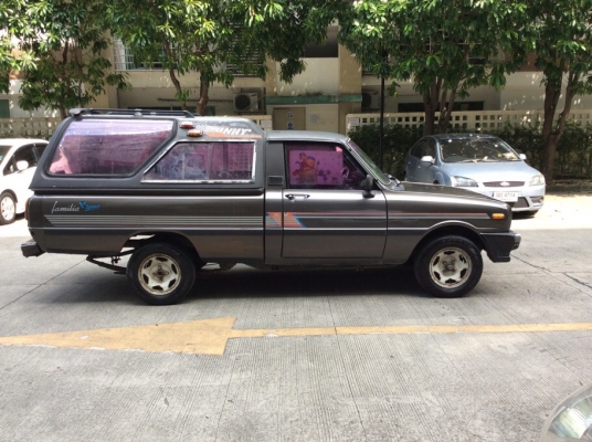 รถมาสด้า แฟมิเลีย มือเดียวป้ายแดง ปี92 เครื่อง 1.3 เกียร์ธรรมดา 5เกียร์ ภายในเดิมๆสะอาดแอร์หนาว วิทยุCD ตัวถังเดิมๆบางเดิมทั้งคันไม่มีชน ยางใหม่ แบตใหม่ ห้องเครื่องเดิมคัสซีดี เครื่องแน่นช่วงล่างดี รถขับดีครับ พร้อมใช้ เจาะทะลุจากโรงงานตั้งแต่ป้ายแดแจ้งปร