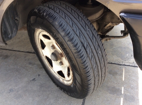 รถมาสด้า แฟมิเลีย มือเดียวป้ายแดง ปี92 เครื่อง 1.3 เกียร์ธรรมดา 5เกียร์ ภายในเดิมๆสะอาดแอร์หนาว วิทยุCD ตัวถังเดิมๆบางเดิมทั้งคันไม่มีชน ยางใหม่ แบตใหม่ ห้องเครื่องเดิมคัสซีดี เครื่องแน่นช่วงล่างดี รถขับดีครับ พร้อมใช้ เจาะทะลุจากโรงงานตั้งแต่ป้ายแดแจ้งปร