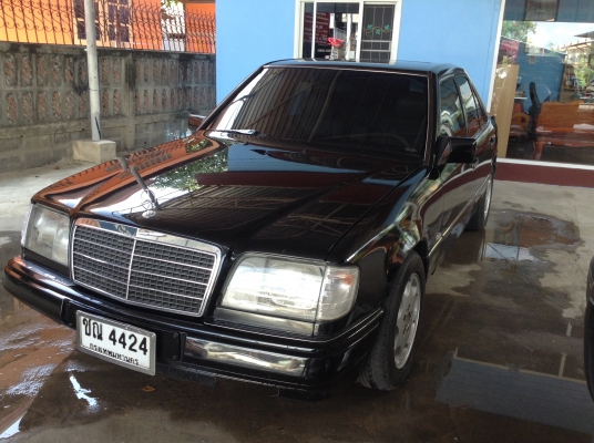 รถเก๋งสภาพดี พร้อมใช้งาน Benz ปี94 เครื่องJ. ติดแก๊สแล้ว เกียร์ออโต้ เบาะหนัง. มีจอทีวี ราคา 118,000 บ.